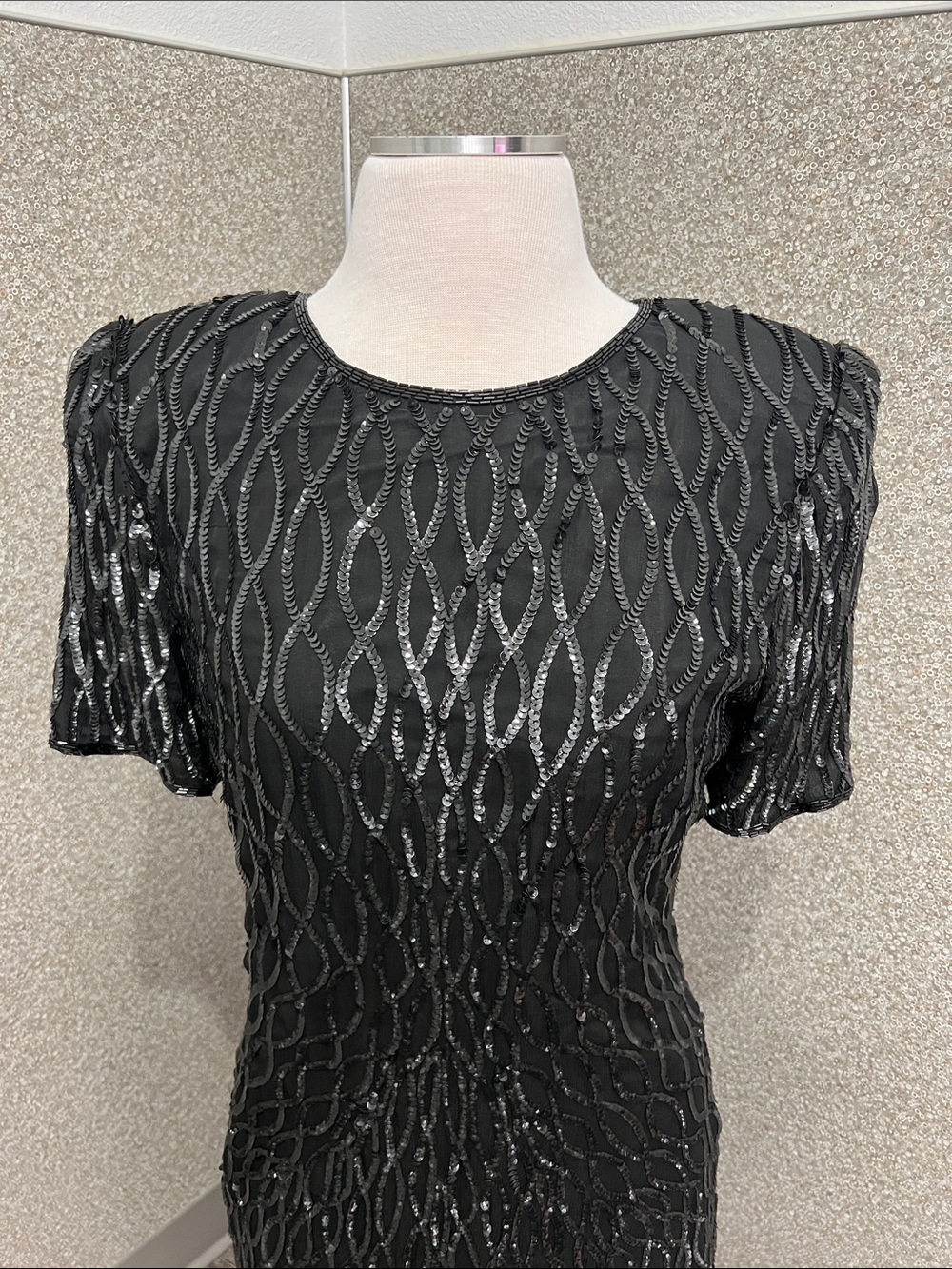 Black Silk Sequined Sweelo Vintage Short Sleeve Cocktail Dress Size Medium